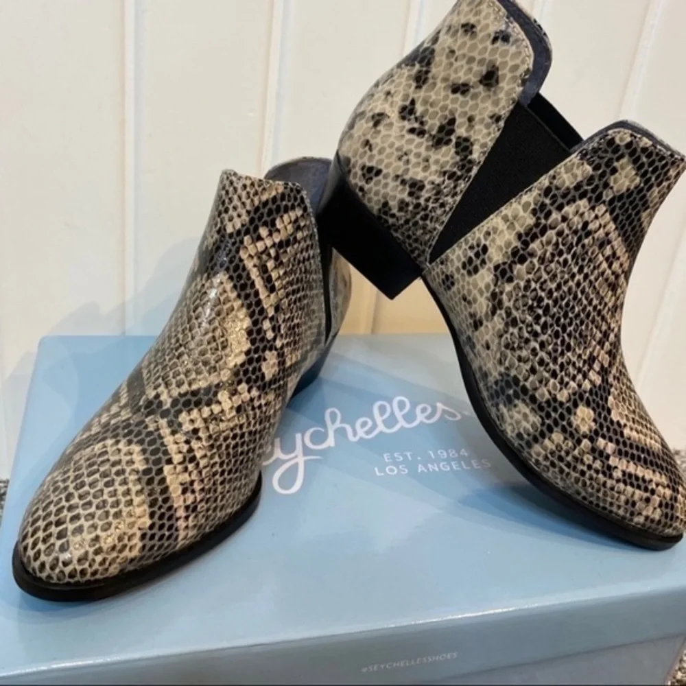 Seychelles Ankle Bootie in imprinted python - Picture 5 of 16